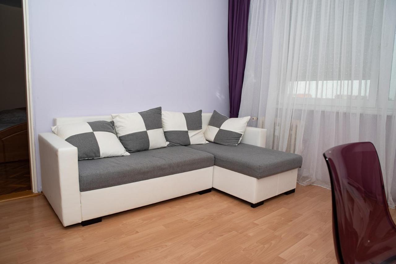 Lovely One Bedroom Apartament Nové Zámky