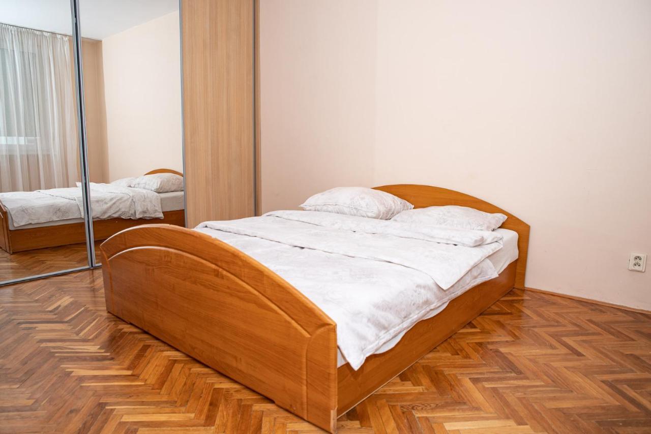 Lovely One Bedroom *