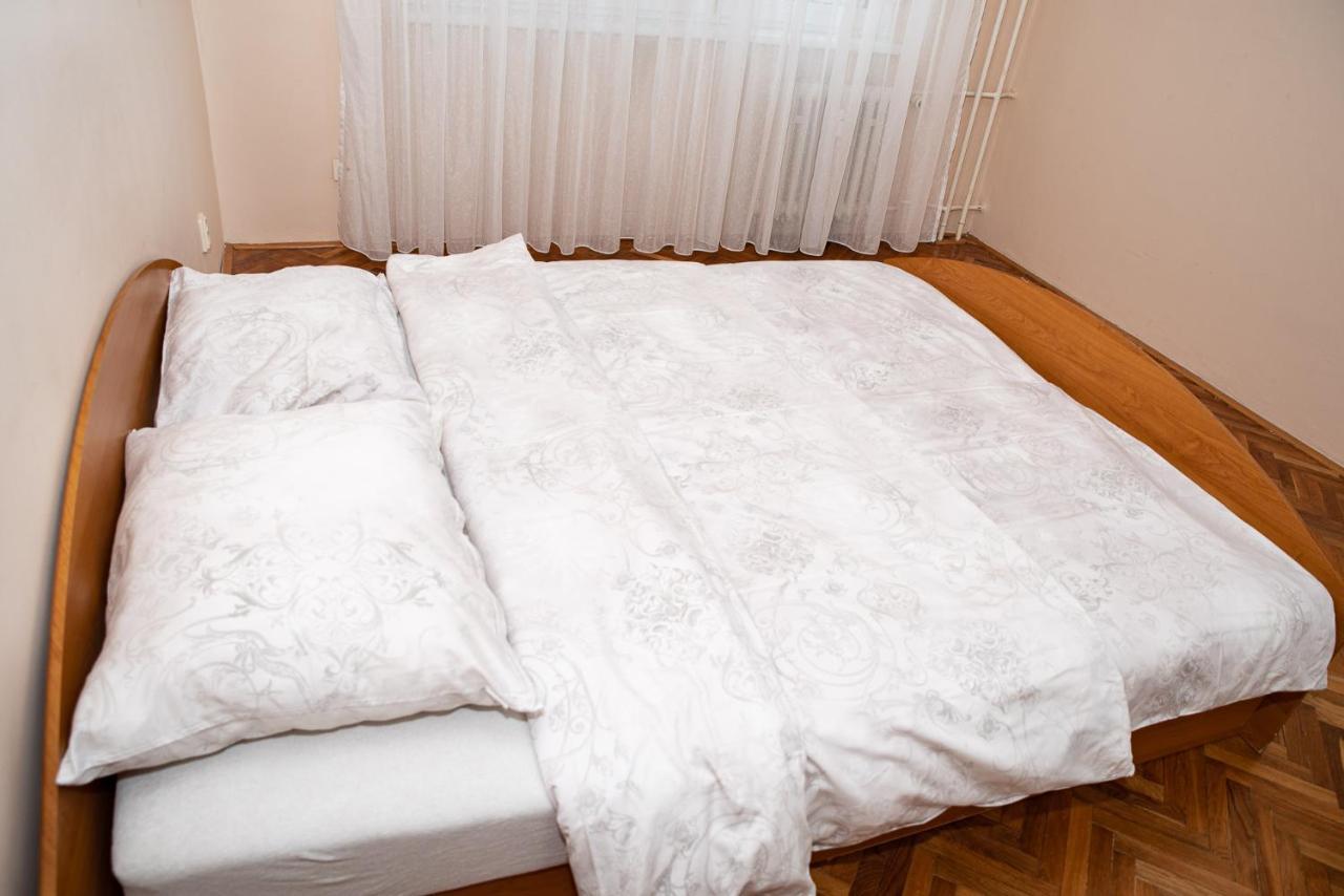 Lovely One Bedroom Apartament Nové Zámky
